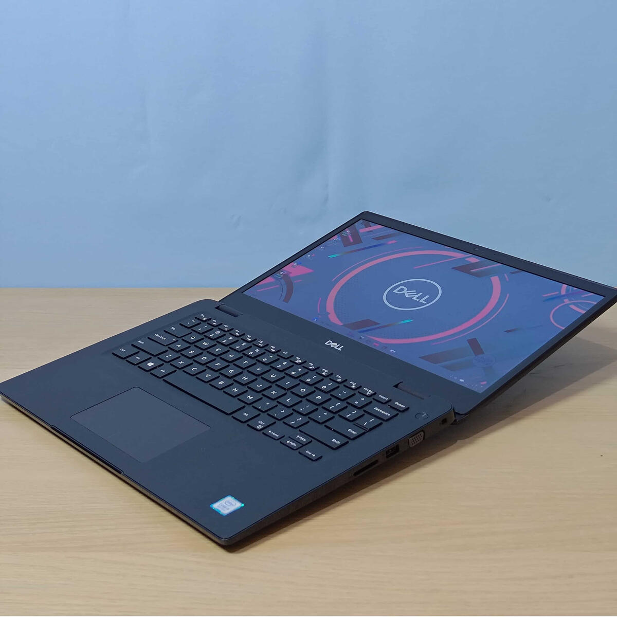Dell Latitude 3400 Flex Flat Dell Latitude 3400 Flex Flat Butik Laptop